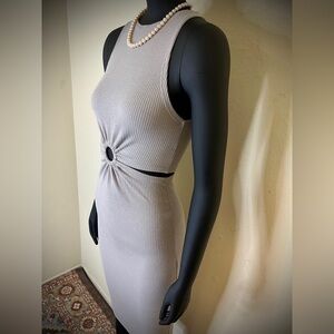 NWOT🌹Elegant Ribbed Dress with Ring Detail 💯COTTON VICI